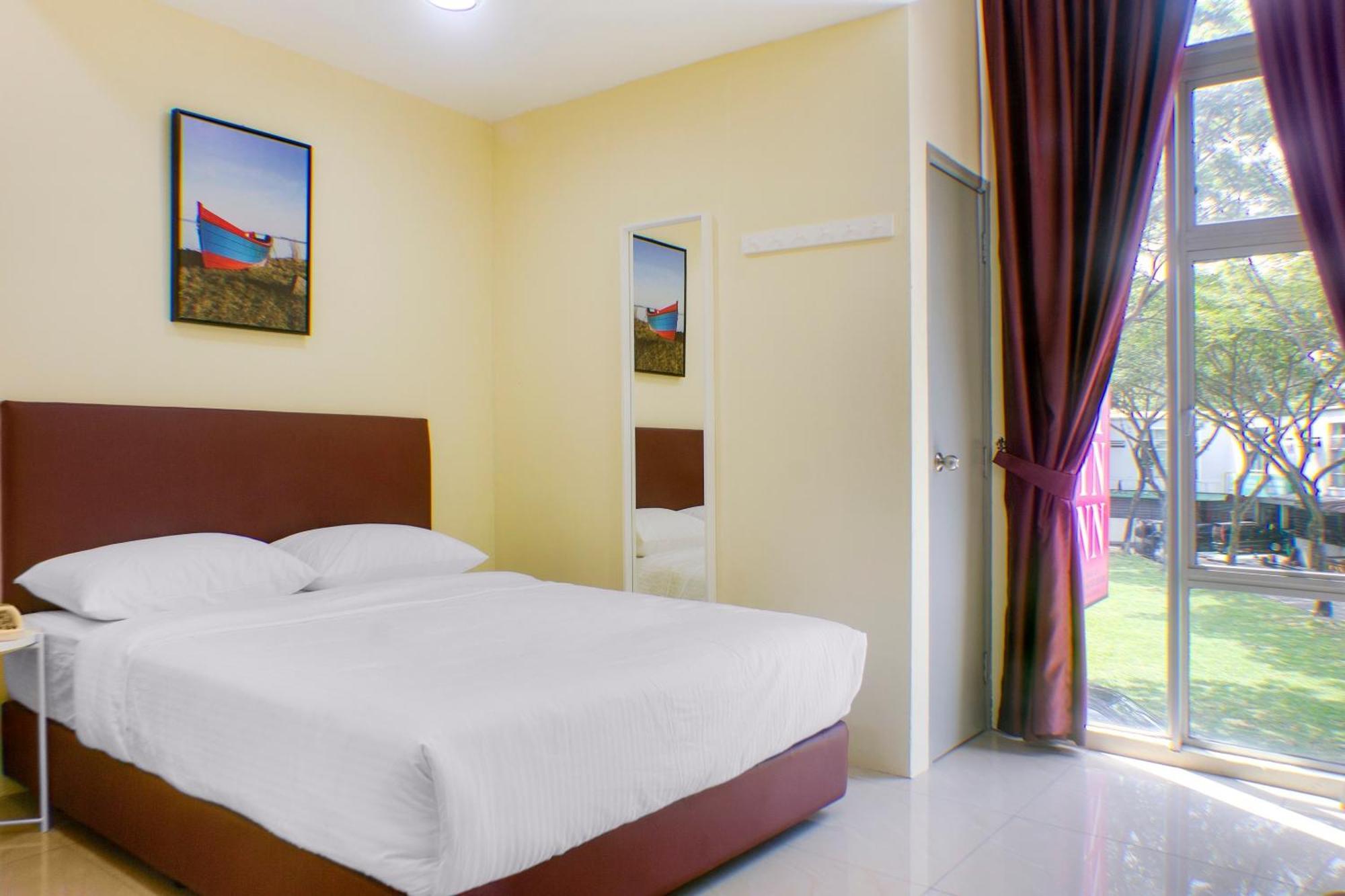 Oyo 90090 Roselyn Inn 2 Пасир-Гуданг Экстерьер фото