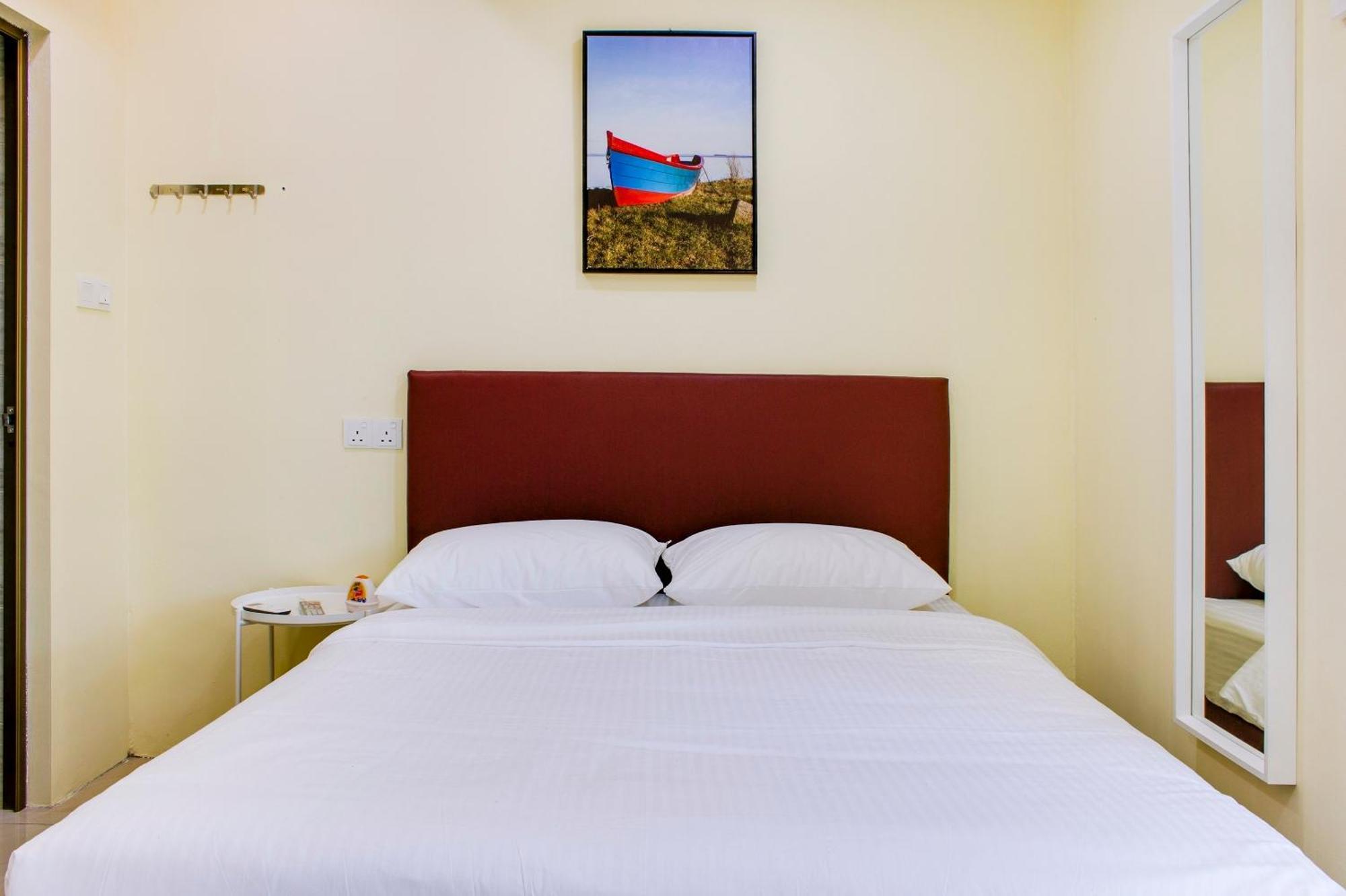 Oyo 90090 Roselyn Inn 2 Пасир-Гуданг Экстерьер фото